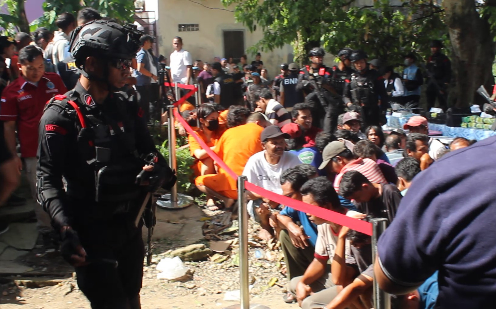Brimob Polda Sumut Berikan Bantuan Khusus kepada BNNP Sumatera Utara dalam Rangka Pemberantasan Narkotika, 59 Orang Diamankan Brimob Polda Sumut Berikan Bantuan Khusus kepada BNNP Sumatera Utara dalam Rangka Pemberantasan Narkotika, 59 Orang Diamankan
