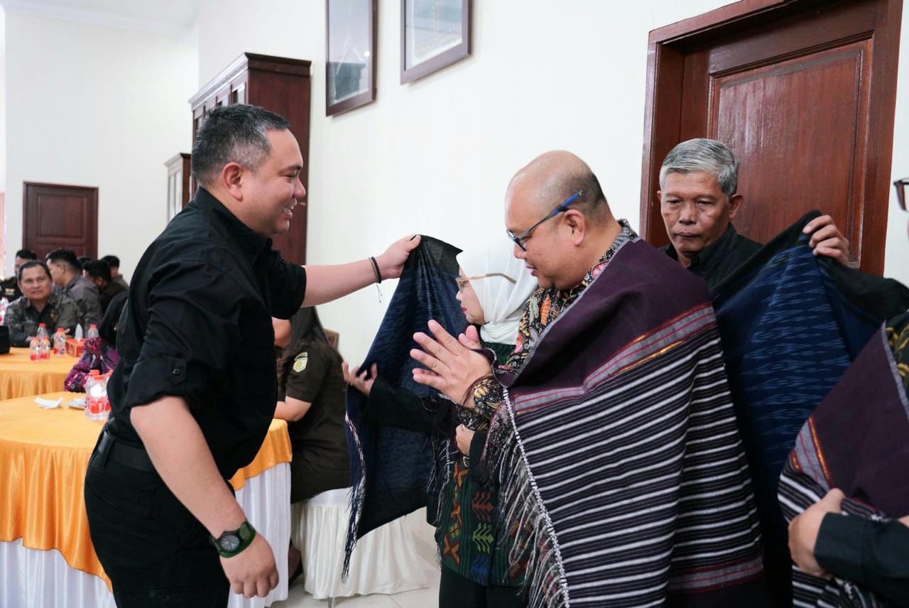Bupati Pakpak Bharat Hadiri Temu Pisah Kepala Kejaksaan Negeri Dairi