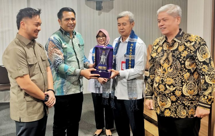 Tingkatkan Tata Kelola Keuangan Nagori Berbasis SID, Pemkab Simalungun Kunker ke Kabupaten Tangerang Tingkatkan Tata Kelola Keuangan Nagori Berbasis SID, Pemkab Simalungun Kunker ke Kabupaten Tangerang