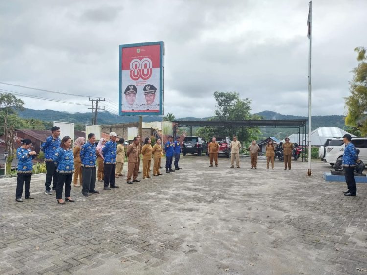 Camat Kerajaan Pimpin Apel Hari Pahlawan