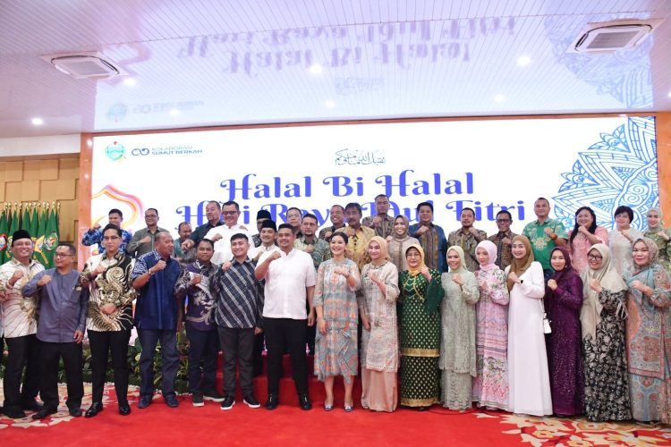 Tingkatkan Sinergitas, Bupati Samosir Vandiko T Gultom Hadiri Open House Gubsu Tingkatkan Sinergitas, Bupati Samosir Vandiko T Gultom Hadiri Open House Gubsu