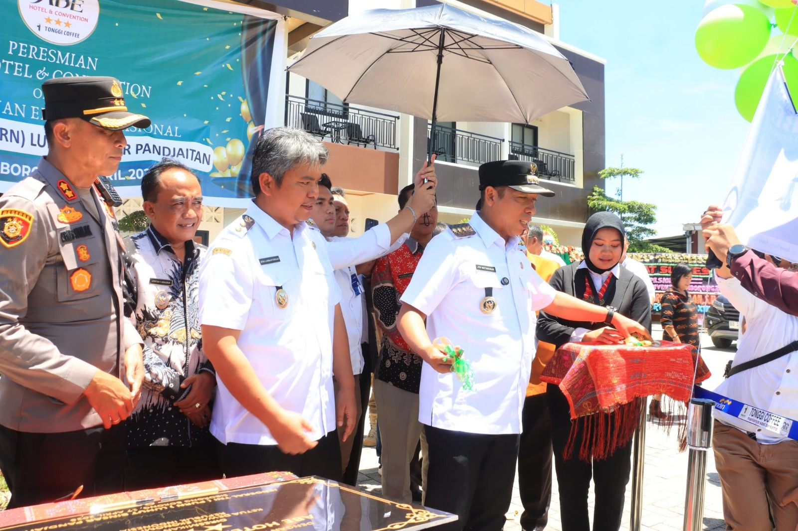 Wabup Samosir Dampingi Ketua DEN RI Resmikan Abe Hotel Dan convention