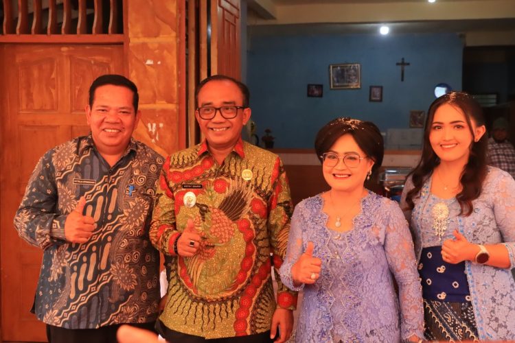 Berkarya Selama 15 Tahun Sebagai Notaris, Wabup Ajak Agnes Mauly Tamba Melayani Masyarakat
