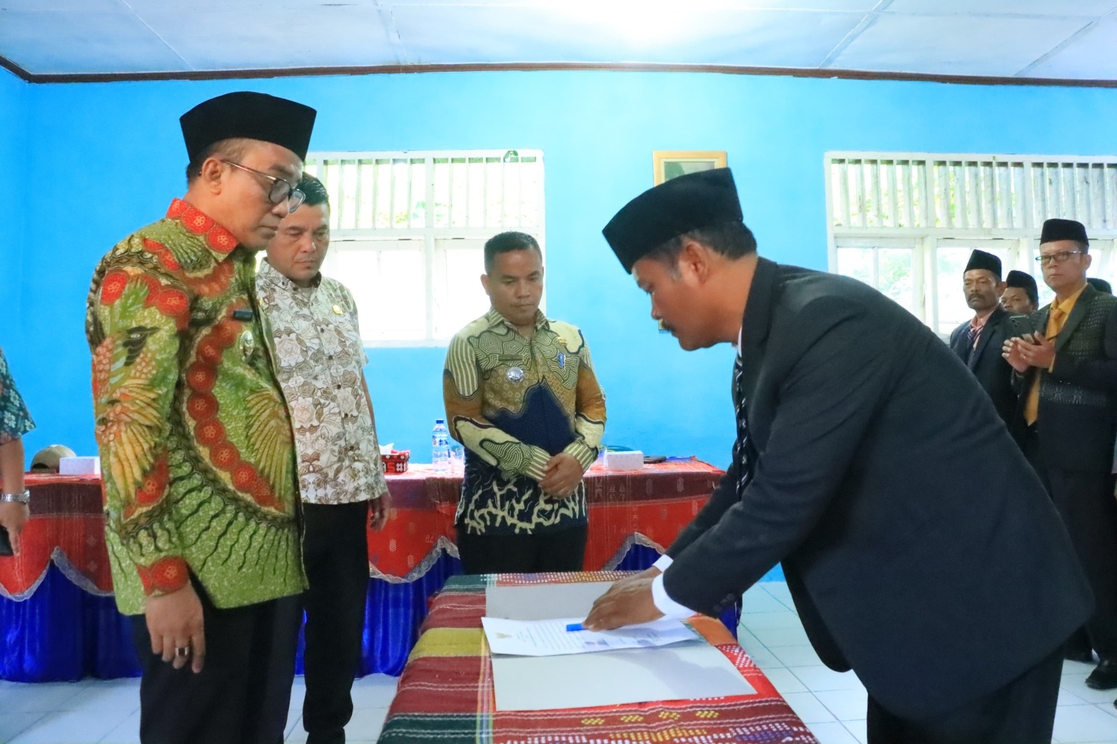 Dikukuhkan Wakil Bupati Samosir, 132 Orang Anggota BPD se-Kecamatan Pangururan Resmi Mendapatkan Perpanjangan Masa Jabatan Dikukuhkan Wakil Bupati Samosir, 132 Orang Anggota BPD se-Kecamatan Pangururan Resmi Mendapatkan Perpanjangan Masa Jabatan