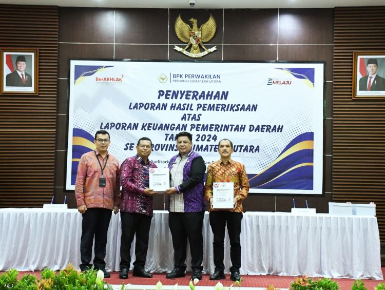 Raih Opini WTP ke-8 Berturut-Turut, Bupati Samosir: Jangan Berpuas Diri, Mari Bersama Kita Tingkatkan Kinerja Untuk Samosir yang Lebih Baik Raih Opini WTP ke-8 Berturut-Turut, Bupati Samosir: Jangan Berpuas Diri, Mari Bersama Kita Tingkatkan Kinerja Untuk Samosir yang Lebih Baik