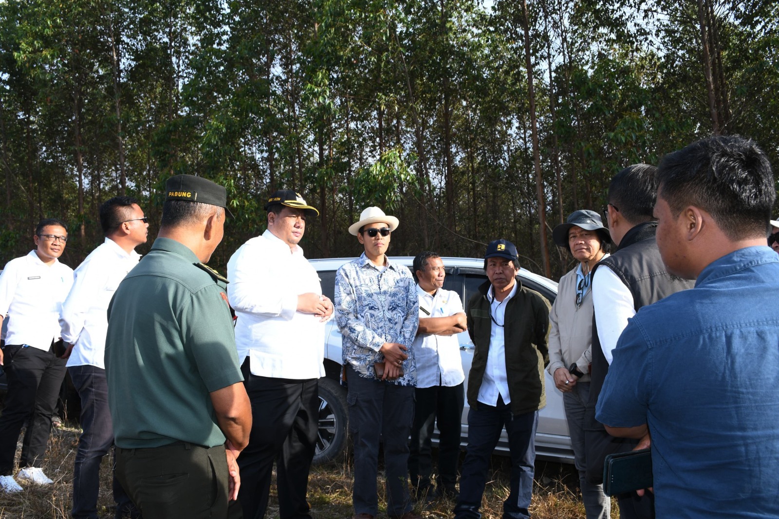 Bupati Samosir Bersama Dewan Ekonomi Nasional, Direktur PT. JCO Tinjau Lahan Investasi Kawasan Pertanian Terpadu Bupati Samosir Bersama Dewan Ekonomi Nasional, Direktur PT. JCO Tinjau Lahan Investasi Kawasan Pertanian Terpadu