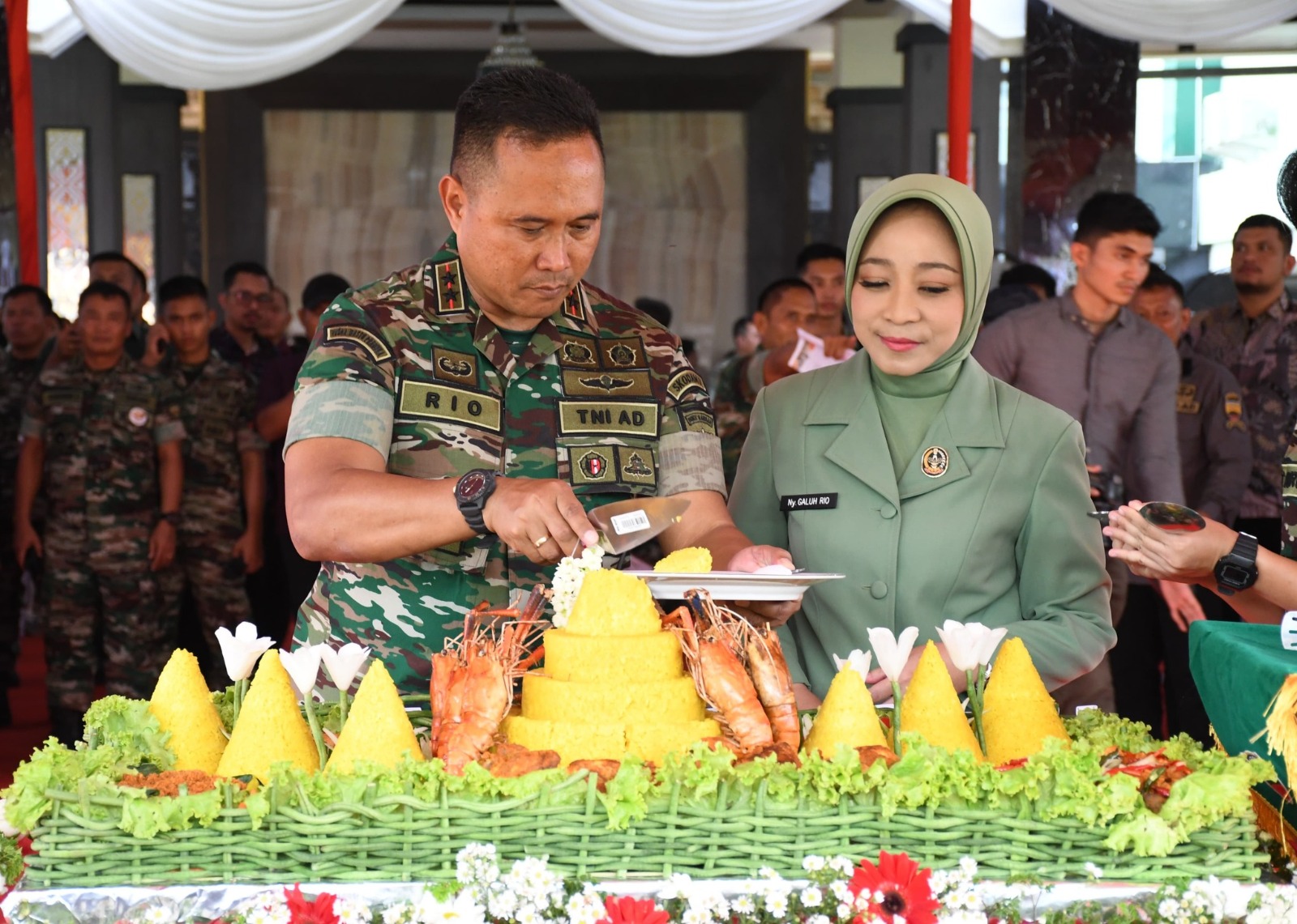 Hadiri HUT ke-75 Kodam I/BB, Bupati Samosir Berharap Sinergitas TNI Dalam Membangun Untuk Kemajuan Daerah Hadiri HUT ke-75 Kodam I/BB, Bupati Samosir Berharap Sinergitas TNI Dalam Membangun Untuk Kemajuan Daerah