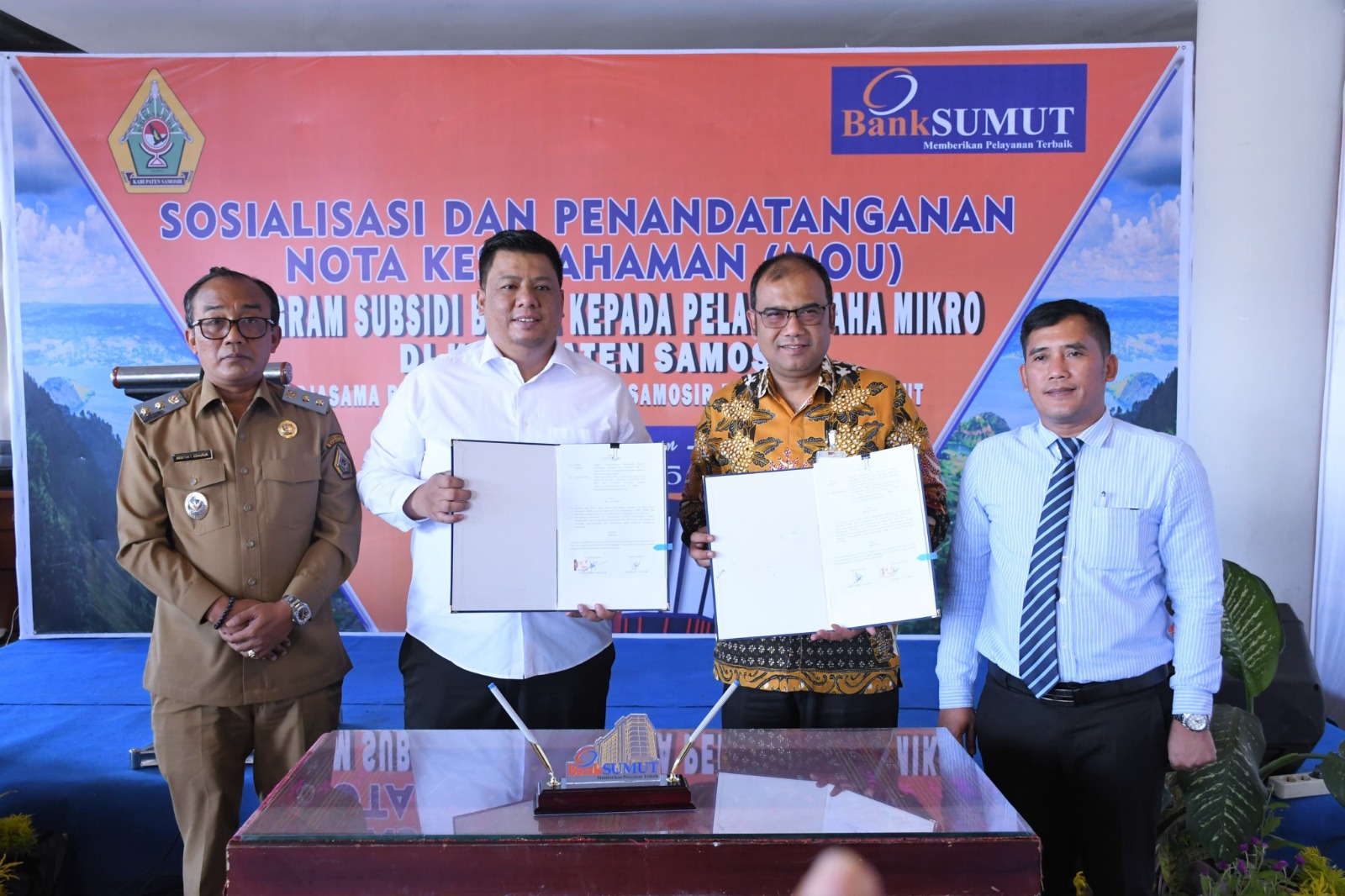 Program Prioritas Bupati/Wakil Bupati Samosir 2025-2030, Bupati Samosir dengan PT. Bank Sumut Tandatangani MoU Program Subsidi Bunga Pinjaman Pelaku UMKM Program Prioritas Bupati/Wakil Bupati Samosir 2025-2030, Bupati Samosir dengan PT. Bank Sumut Tandatangani MoU Program Subsidi Bunga Pinjaman Pelaku UMKM