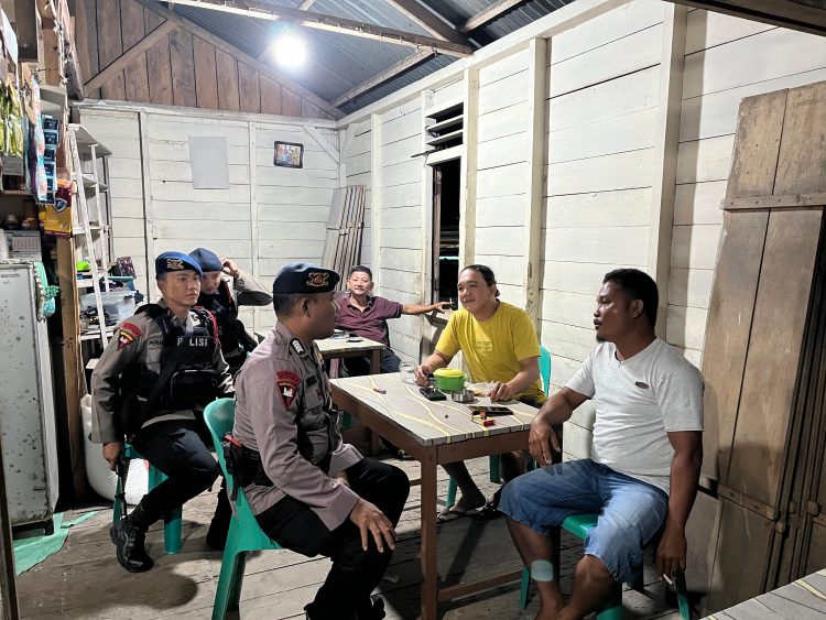 Brimob Polda Sumut Hadir di Tengah Masyarakat, Wujud Komitmen Nyata Menjaga Kenyamanan Warga Kepulauan Nias Brimob Polda Sumut Hadir di Tengah Masyarakat, Wujud Komitmen Nyata Menjaga Kenyamanan Warga Kepulauan Nias