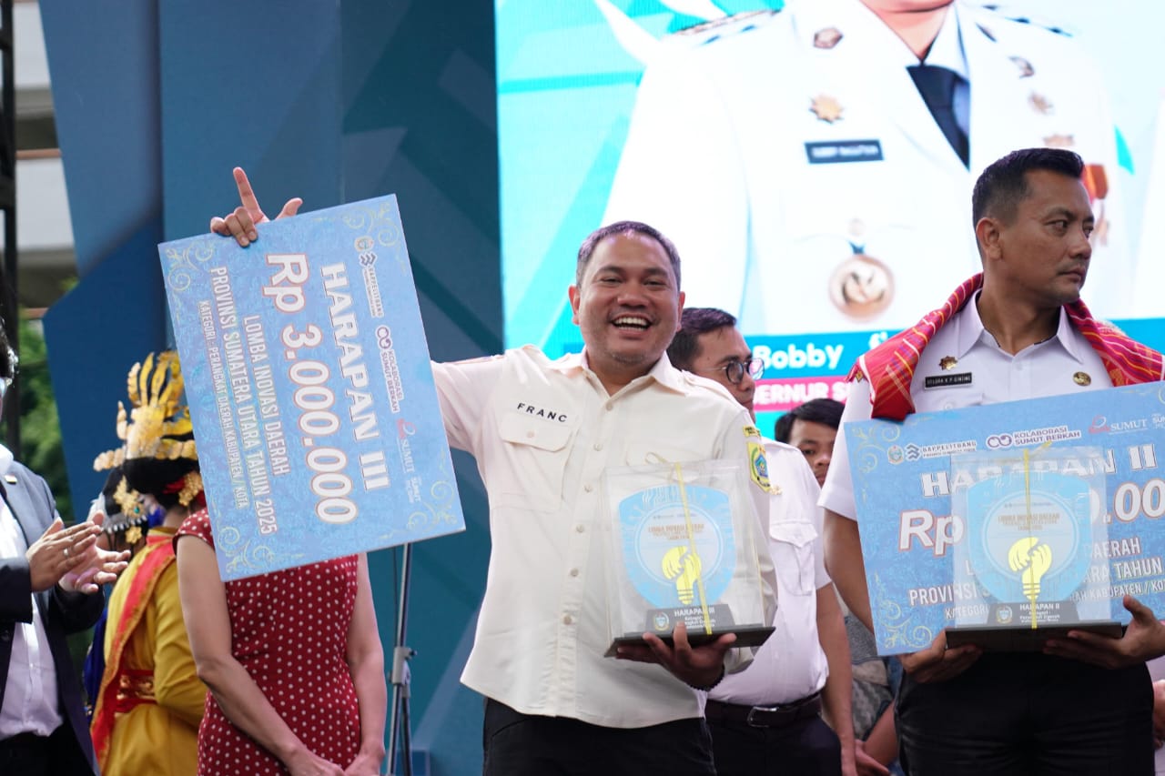 Bupati Franc Bernhard Tumanggor Raih Penghargaan di Event North Sumatra Innovation Day 2025 Tingkat Provinsi Sumatera Utara