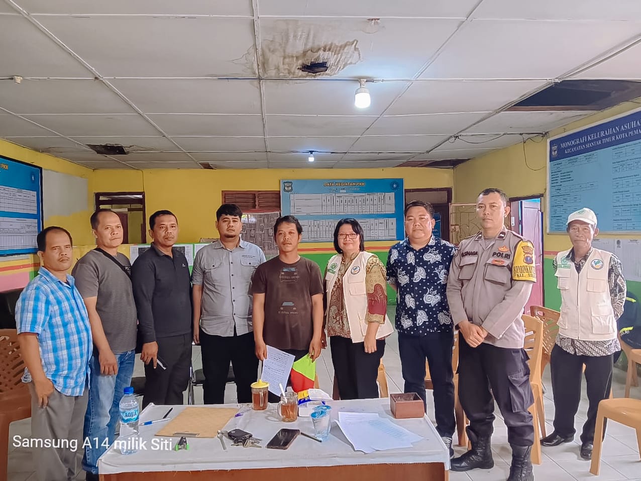 Kepala Dinsos P3A Kota Pematangsiantar, Kasi Pelum Kecamatan Siantar Timur Bersama Warga Yang Belum Mendapatkan BLT Kesra Menggelar Mediasi Kepala Dinsos P3A Kota Pematangsiantar, Kasi Pelum Kecamatan Siantar Timur Bersama Warga Yang Belum Mendapatkan BLT Kesra Menggelar Mediasi