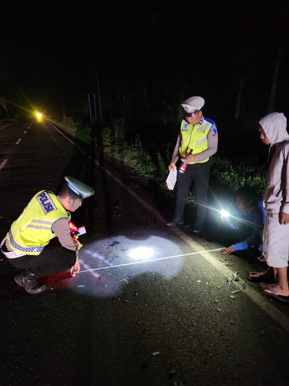 Kanit Gakkum IPDA Yancen Hutabarat Tangani Cepat Kecelakaan Maut di Simalungun, Dua Remaja Tewas Di Tempat Kanit Gakkum IPDA Yancen Hutabarat Tangani Cepat Kecelakaan Maut di Simalungun, Dua Remaja Tewas Di Tempat