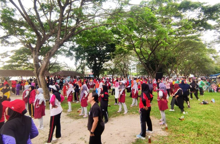Ratusan Peserta Ramaikan Virtual Run & Powerfit Dalam rangka Hari Ibu di Pantai Cermin Ingah Seafood