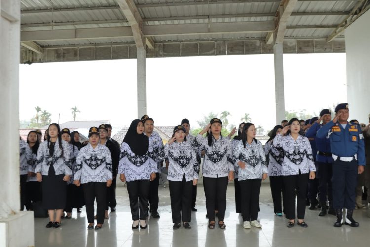 Wakil Bupati Pakpak Bharat Pimpin  Upacara Peringatan Hari Guru Nasional Tahun 2025