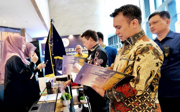 Wakil Bupati Simalungun Hadiri Penganugerahan IKK Award 2025, Momen Meningkatkan Kualitas Kebijakan Daerah dan Mutu Pelayanan Publik Wakil Bupati Simalungun Hadiri Penganugerahan IKK Award 2025, Momen Meningkatkan Kualitas Kebijakan Daerah dan Mutu Pelayanan Publik