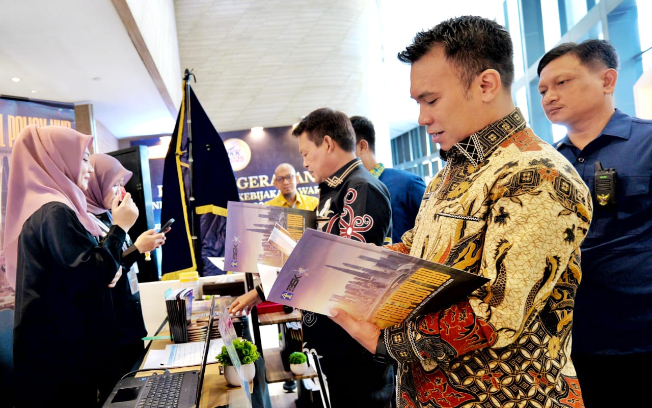 Wakil Bupati Simalungun Hadiri Penganugerahan IKK Award 2025, Momen Meningkatkan Kualitas Kebijakan Daerah dan Mutu Pelayanan Publik Wakil Bupati Simalungun Hadiri Penganugerahan IKK Award 2025, Momen Meningkatkan Kualitas Kebijakan Daerah dan Mutu Pelayanan Publik