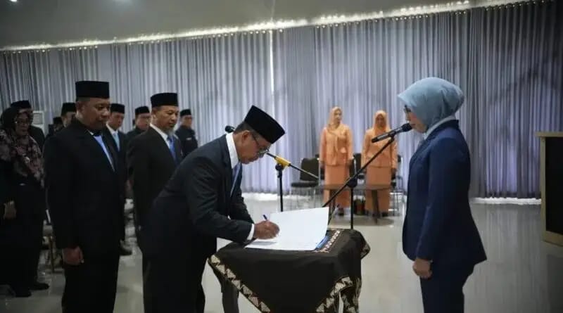 Kembali Rolling Pejabat Eselon II, Bupati Way Kanan Susun Kekuatan Baru