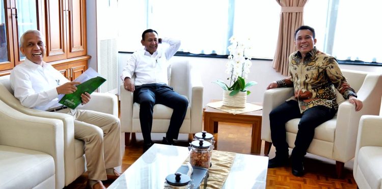 Berkunjung Ke Kemenhut RI, Wakil Bupati Simalungun Bahas Penguatan Pengelolaan dan Pemanfaatan Hutan Bersama Wakil Menteri Kehutanan Berkunjung Ke Kemenhut RI, Wakil Bupati Simalungun Bahas Penguatan Pengelolaan dan Pemanfaatan Hutan Bersama Wakil Menteri Kehutanan