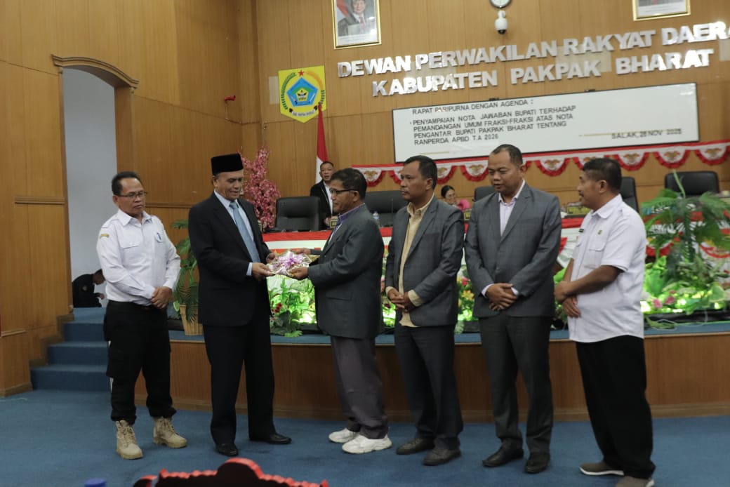 Wakil Bupati Bacakan Pidato Nota Jawaban Bupati Pakpak Bharat atas pemandangan Umum Fraksi-Fraksi Terhadap Nota Pengantar RAPBD Pakpak Bharat 2026