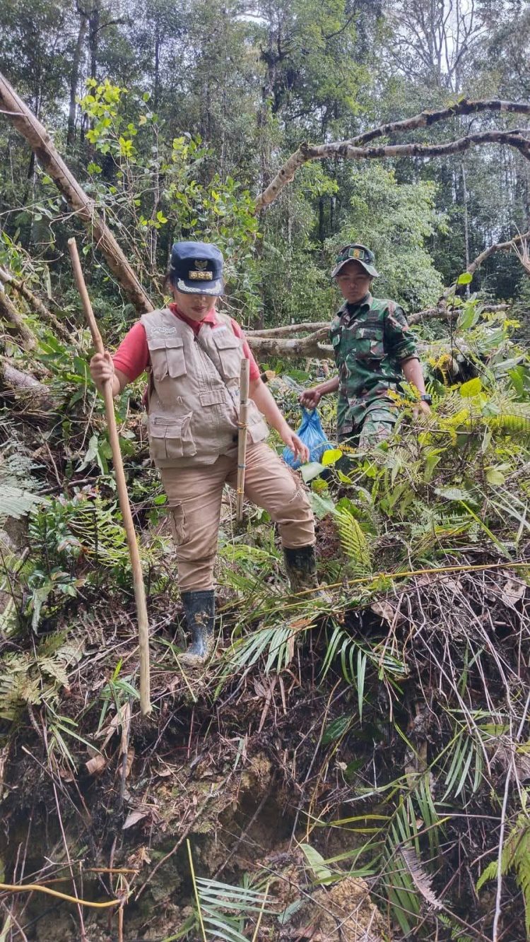 Tim Penanggulangan Bencana Longsor Kabupaten Pakpak Bharat Berhasil Mencapai Desa Sibongkaras