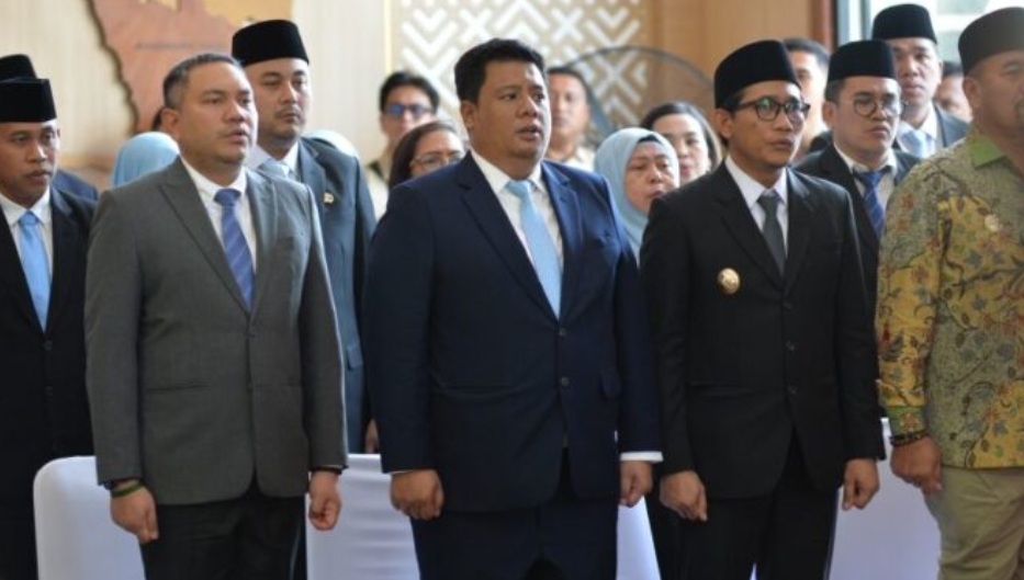 Bupati Samosir Hadiri Pelantikan Sekretaris Daerah Provinsi Sumut Bupati Samosir Hadiri Pelantikan Sekretaris Daerah Provinsi Sumut