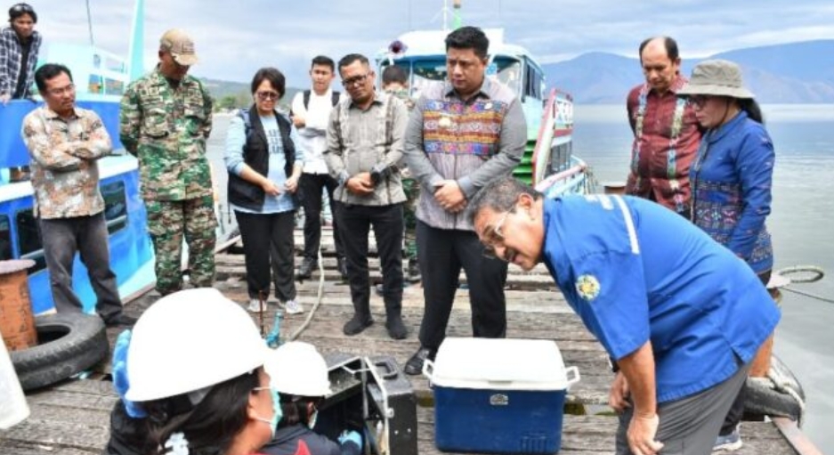 Pemkab Samosir Gandeng Akademisi USU Teliti Fenomena Kekeruhan Air Danau Toba Pemkab Samosir Gandeng Akademisi USU Teliti Fenomena Kekeruhan Air Danau Toba