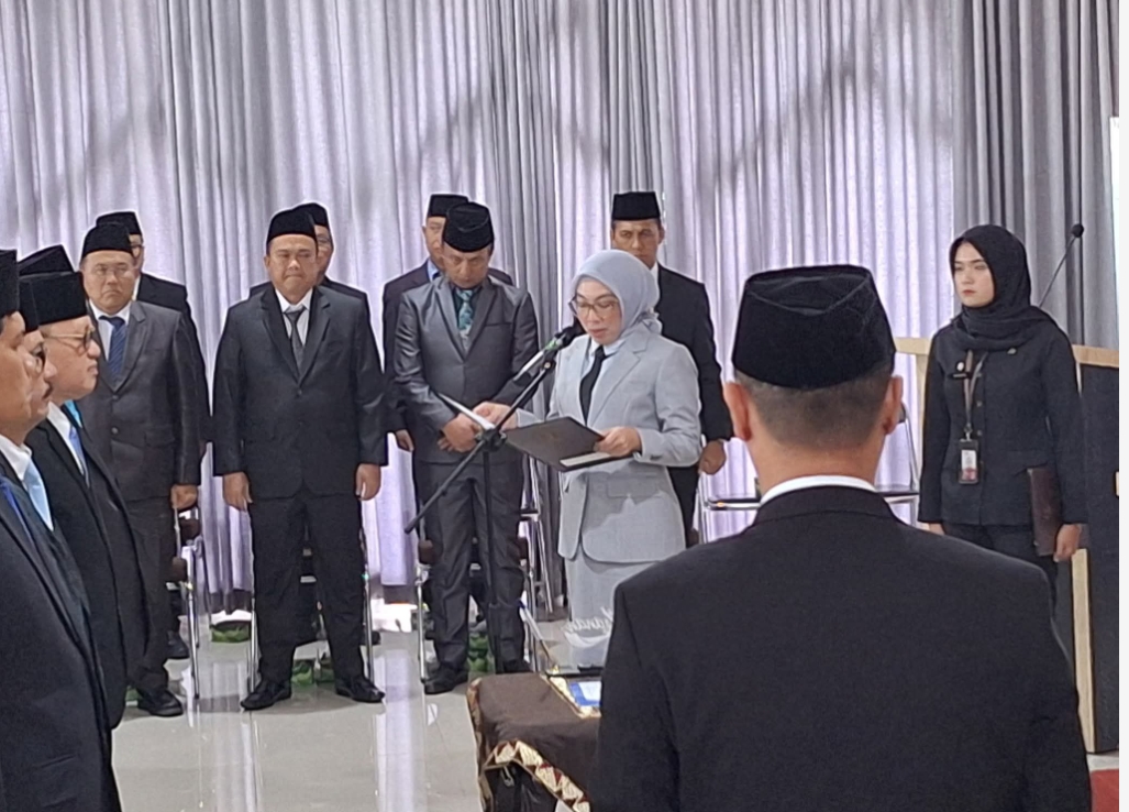 Bupati Way Kanan Roling Sejumlah Jabatan Eselon II