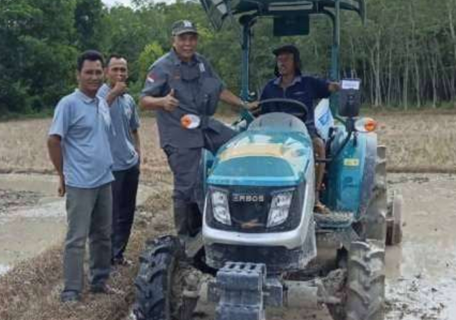 Kelompok Tani di Way Kanan Terima Bantuan Alsintan