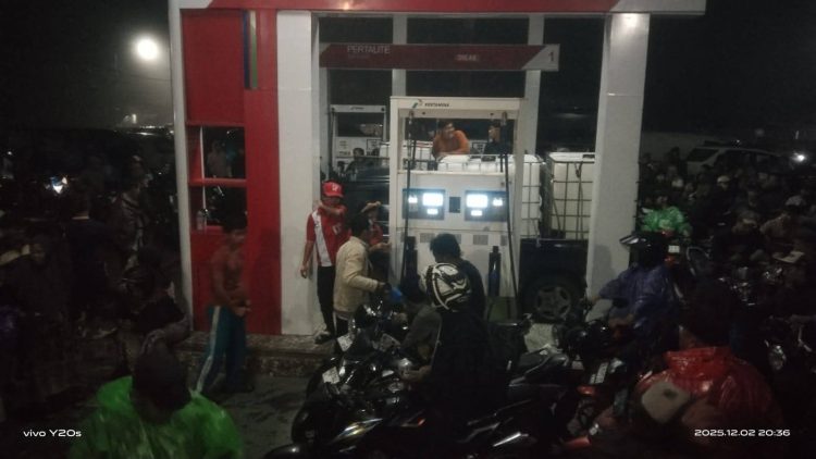 Kelangkaan BBM, Polres Pakpak Bharat Bersama Polsek Jajaran di AMPS Desa Sukaramai