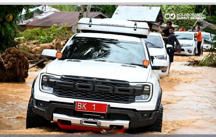 Gubernur Bobby Nasution Terobos Daerah Terparah Banjir & Longsor di Tapteng