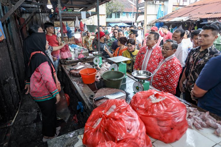 Wali Kota Pematangsiantar Wesly Silalahi Sidak Stok Dan Harga Kebutuhan Pokok, Pastikan Ketersediaan Aman Jelang Natal dan Tahun Baru