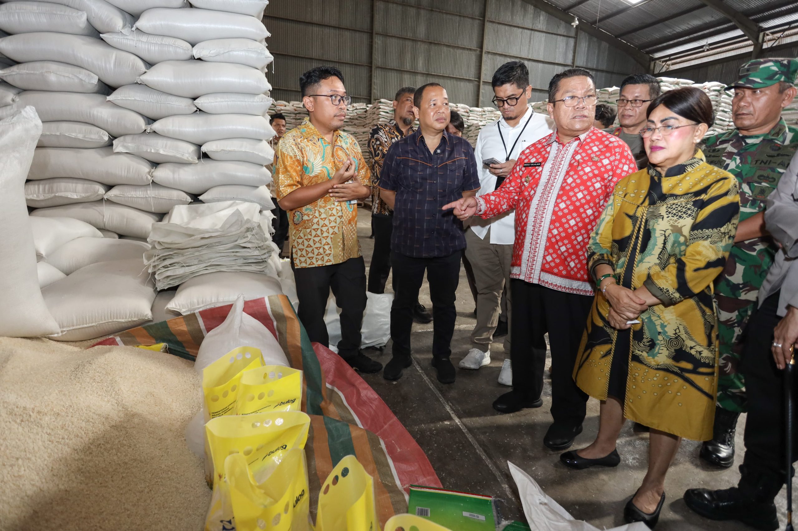 Wali Kota Pematangsiantar Wesly Silalahi Sidak Stok Dan Harga Kebutuhan Pokok, Pastikan Ketersediaan Aman Jelang Natal dan Tahun Baru