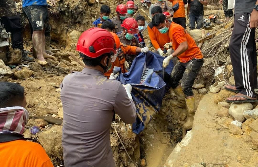 Korban Longsor Berhasil Di Evakuasi, Apresiasi Kepada Tim Gabungan TNI, Polri Dan Instansi Terkait