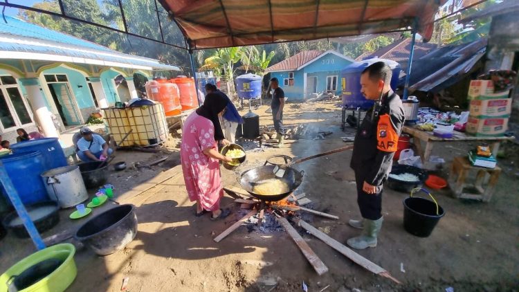 Brimob Polda Sumut Bangun Harapan di Batang Toru, Dari Dapur Umum hingga Layanan Kesehatan untuk Korban Banjir Bandang Brimob Polda Sumut Bangun Harapan di Batang Toru, Dari Dapur Umum hingga Layanan Kesehatan untuk Korban Banjir Bandang