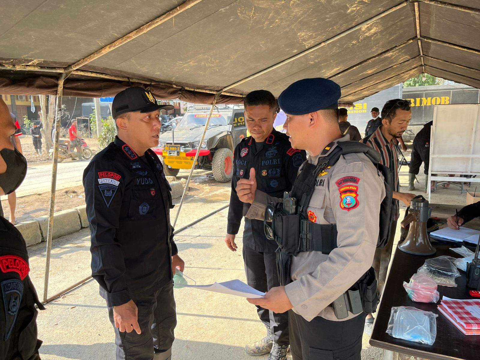 Aksi Cepat Tanggap Personil POH Satbrimob Polda Sumut, Bukti Nyata Kehadiran Polri di Tengah Masyarakat Aksi Cepat Tanggap Personil POH Satbrimob Polda Sumut, Bukti Nyata Kehadiran Polri di Tengah Masyarakat
