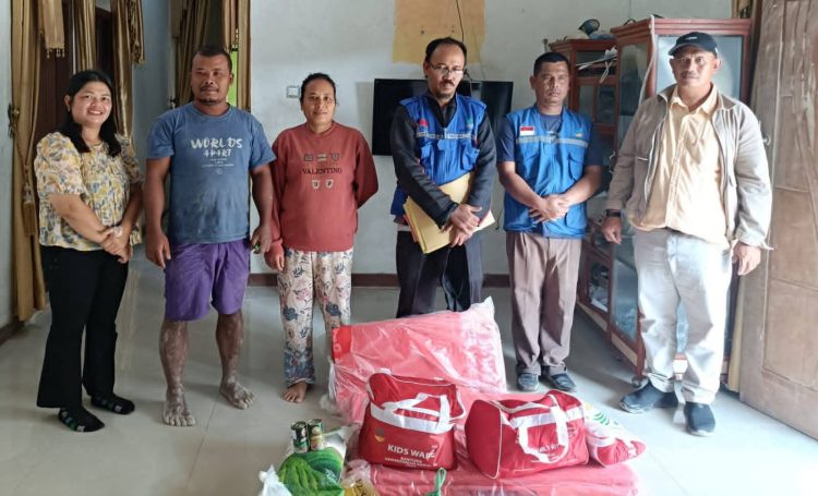 Pemkab Pakpak Bharat Melalui Dinsos Mulai Menyalurkan Bantuan Bagi Korban Bencana Alam