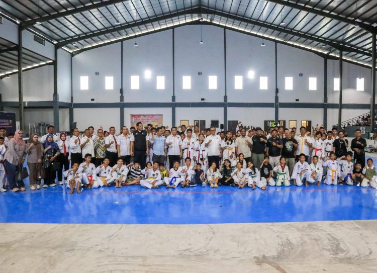 Wali Kota Pematangsiantar Diwakili Kepala Dinas Pariwisata Menghadiri Pembukaan Kejuaraan Taekwondo Antar Pelajar Kota Pematangsiantar Tahun 2025 Wali Kota Pematangsiantar Diwakili Kepala Dinas Pariwisata Menghadiri Pembukaan Kejuaraan Taekwondo Antar Pelajar Kota Pematangsiantar Tahun 2025
