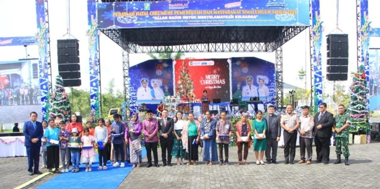 Pemkab Simalungun dan Masyarakat Gelar Perayaan Natal Oikumene Tahun 2025: Wujud Persatuan Antara Pemerintah dan masyarakat Pemkab Simalungun dan Masyarakat Gelar Perayaan Natal Oikumene Tahun 2025: Wujud Persatuan Antara Pemerintah dan masyarakat