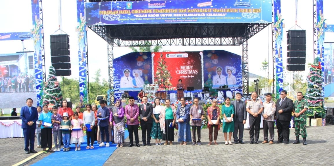 Pemkab Simalungun dan Masyarakat Gelar Perayaan Natal Oikumene Tahun 2025: Wujud Persatuan Antara Pemerintah dan masyarakat Pemkab Simalungun dan Masyarakat Gelar Perayaan Natal Oikumene Tahun 2025: Wujud Persatuan Antara Pemerintah dan masyarakat