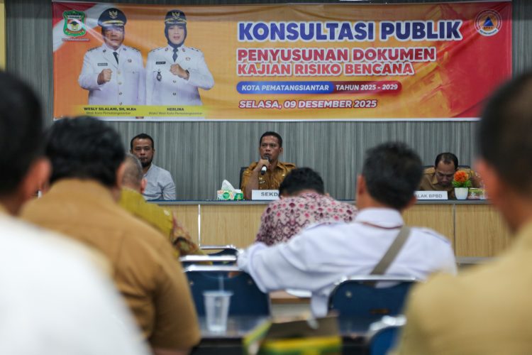 Wali Kota Pematangsiantar Wesly Silalahi Diwakili Sekda Membuka Kegiatan Konsultasi Publik Penyusunan Dokumen Kajian Risiko Bencana
