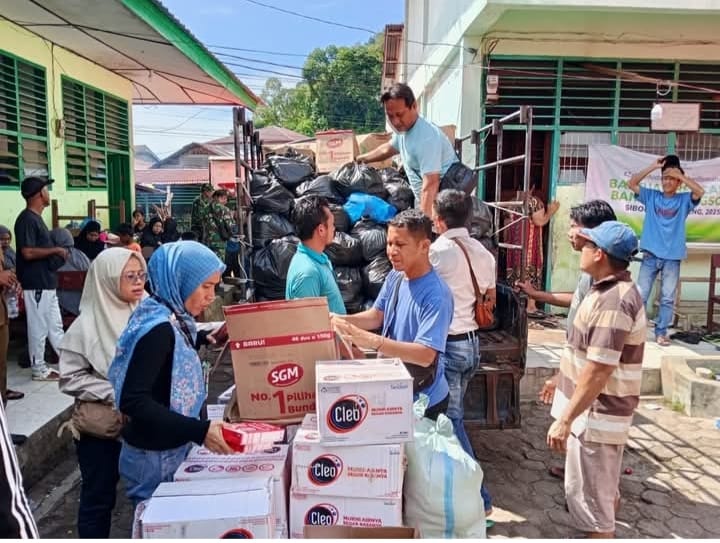 TP PKK Kota Sibolga Salurkan 300 Paket Sembako bagi Warga Terdampak Banjir dan Longsor