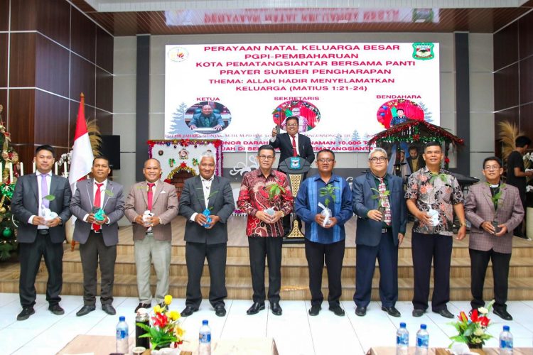 Wali Kota Diwakili Kasatpol PP Hasudungan Hutajulu Apresiasi Perayaan Natal PGPI-P Pematangsiantar Wali Kota Diwakili Kasatpol PP Hasudungan Hutajulu Apresiasi Perayaan Natal PGPI-P Pematangsiantar