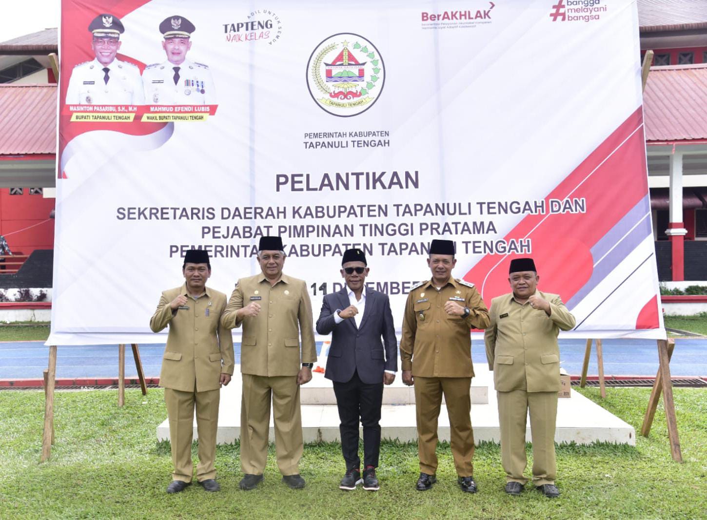 Bupati Tapteng Lantik Drs Binsar Tua Hamonangan Sitanggang Sebagai Sekdakab, Kadis Perumahan dan Permukiman Serta Kadis PUPR