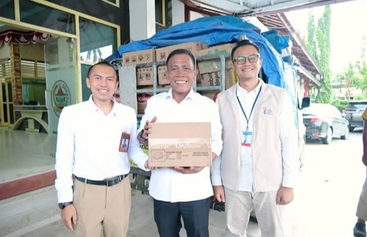 Bupati Tapteng Terima Bantuan Sembako dari Bank Indonesia Untuk Masyarakat Tapteng Terdampak Bencana Alam Bupati Tapteng Terima Bantuan Sembako dari Bank Indonesia Untuk Masyarakat Tapteng Terdampak Bencana Alam