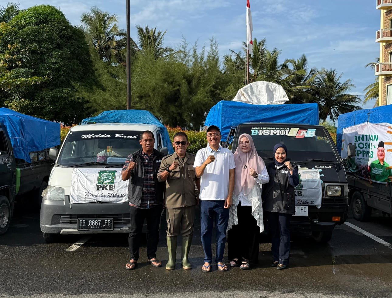 Bupati Tapteng Terima Bantuan dari PKB untuk Korban Bencana Alam Tapteng