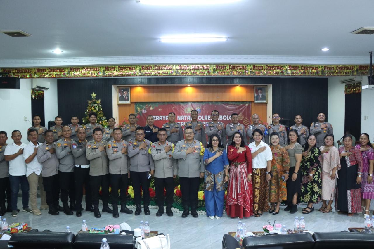 Dengan Sederhana Perayaan Natal 2025 Dilaksanakan Keluarga Besar Polres Sibolga Dan Bhayangkari