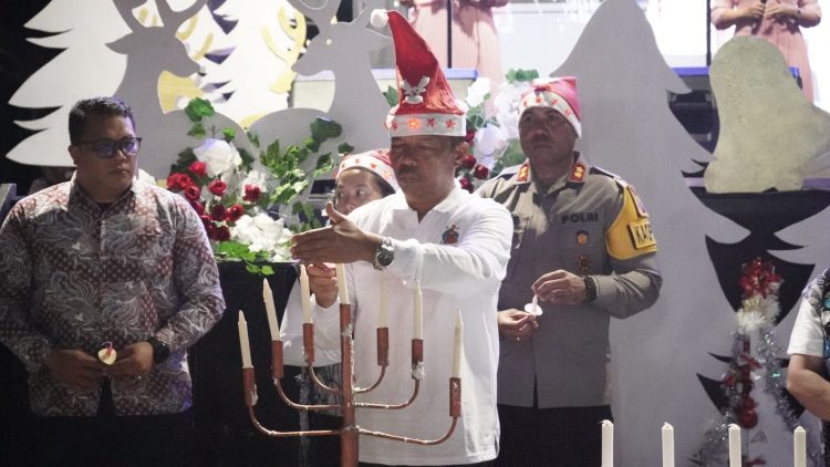 Pawai Obor dan Doa Lintas Agama Tutup Christmas Season 2025 Toba Pawai Obor dan Doa Lintas Agama Tutup Christmas Season 2025 Toba