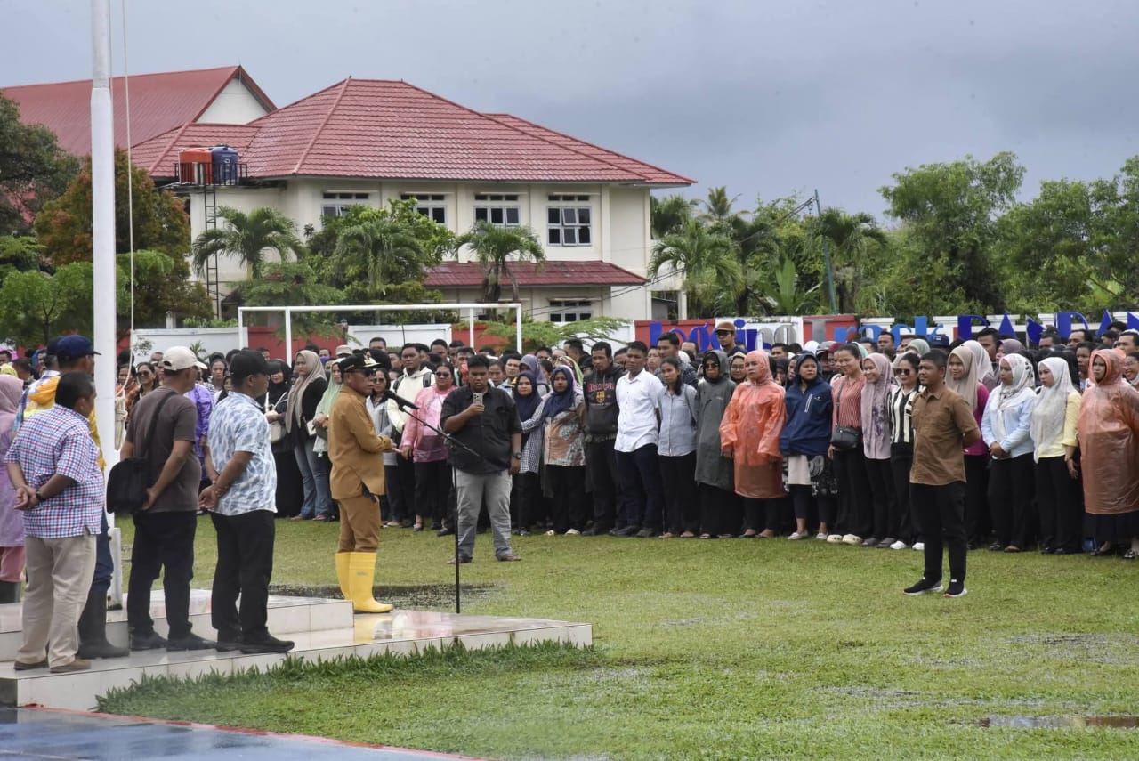 Bupati Tapteng Pimpin Apel Kesiapan ASN PPPK Paruh Waktu Relawan Bencana