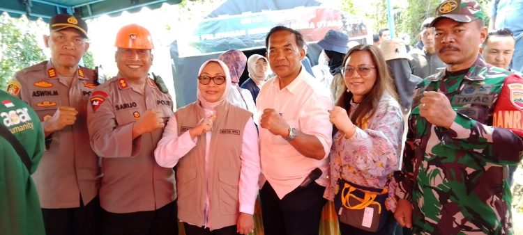 Brimob Polda Sumut Kawal Kunjungan Menteri PPPA, Hadirkan Harapan dan Senyum Anak-anak Korban Longsor di Sipirok Brimob Polda Sumut Kawal Kunjungan Menteri PPPA, Hadirkan Harapan dan Senyum Anak-anak Korban Longsor di Sipirok