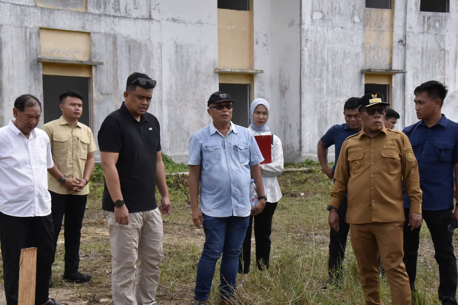 Gubsu dan Bupati Tapteng Tinjau Hunian Tetap di Asrama Haji Pinangsori